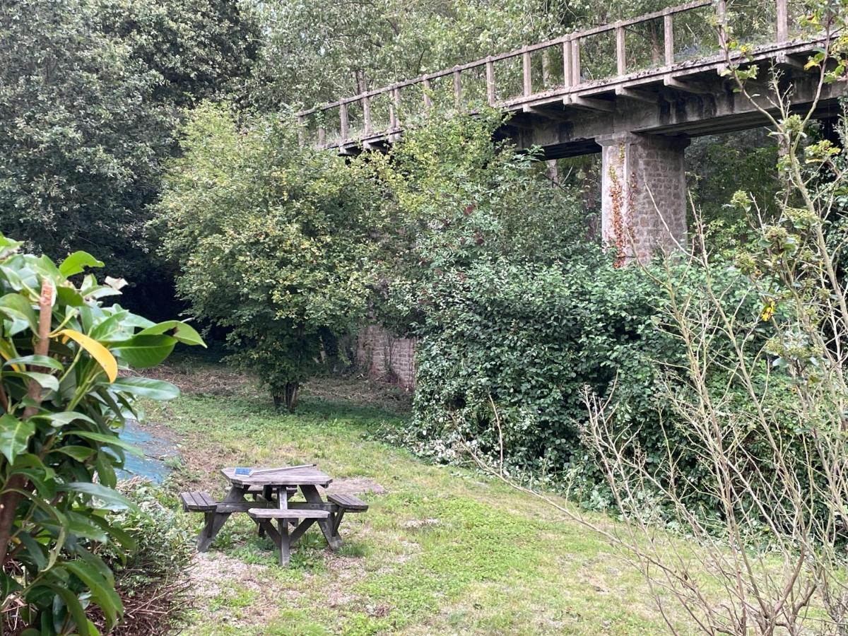Maison Du Viaduc Du Bout De La Ville Lescouet-Jugon Εξωτερικό φωτογραφία